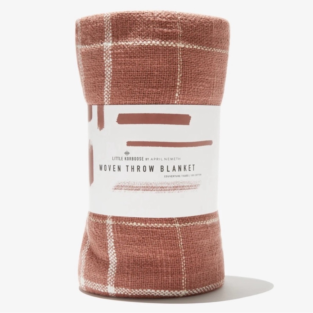 NWT! Rust & White Woven throw blanket, size 50 in x 60 in NEW